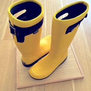 Bogs boots. Knee-high boots. Waterproof, taped joints. W Size 9 USA, Euro 40.